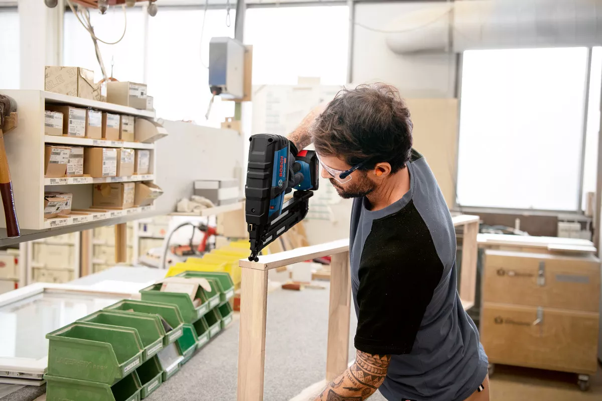 cloueur sans-fil GNH 18V-64 Bosch + chargeur + ProCore 4Ah